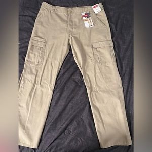 Wrangler relaxed fit cargos